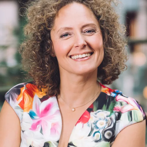 Esther van der Voort is spreker en dagvoorzitter gespecialiseerd in de thema’s Onderwijs, Wetenschap en Ondernemerschap
